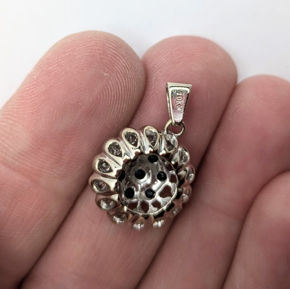 10k Blue White Diamond Pendant - Picture 7 of 7
